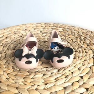Mini Melissa size 5 Minnie and Mickey ears blush